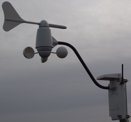 Zdj�cie anemometru na maszcie antenowym